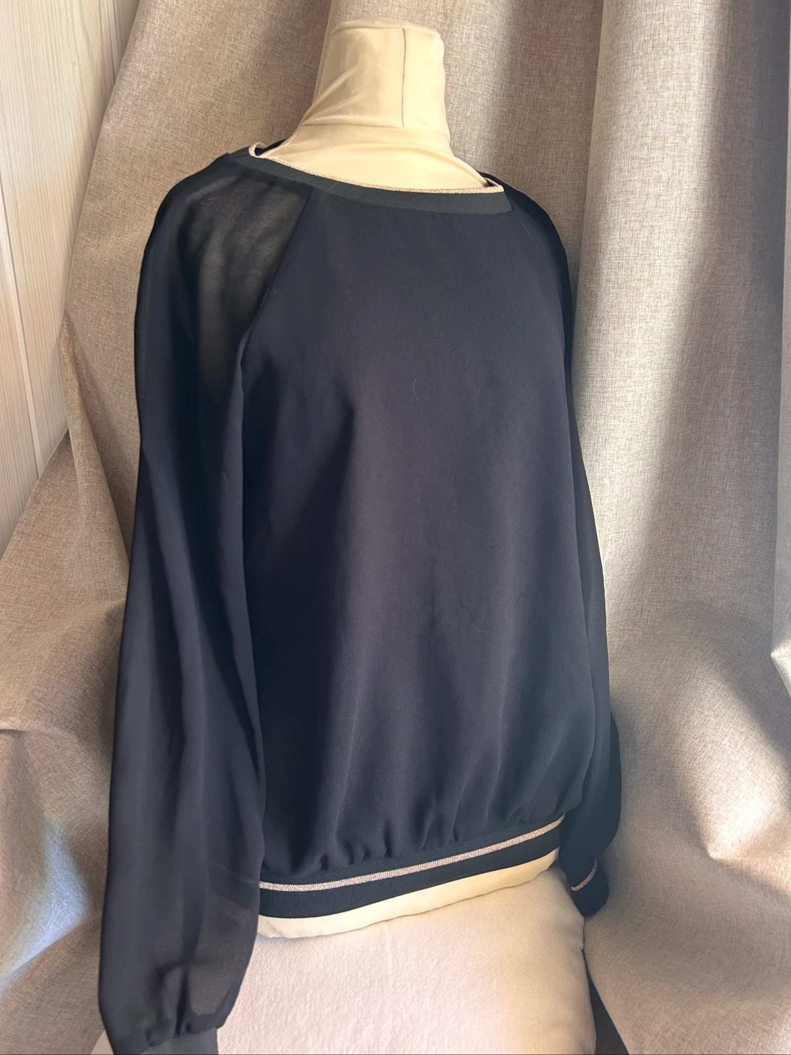 Black fluid top Etam – Transparent sleeves – Size 36-38 (S-M) – photo 8
